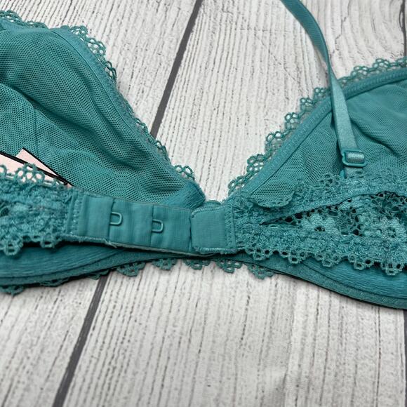 Victoria's Secret Teal Aqua Lace Lightly Lined Bralette Sz Medium Bra No Padding - Picture 5 of 8